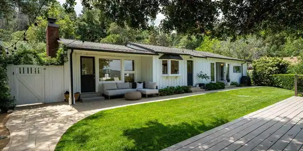 1205 Fernwood Pacific Drive