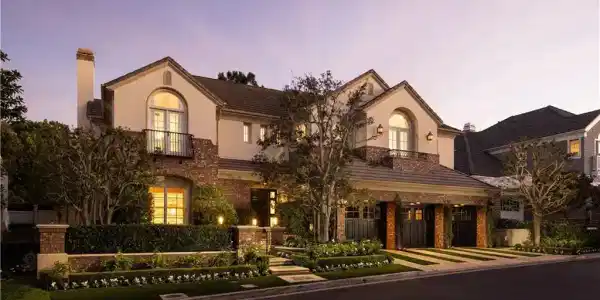 8 Gleneagles Drive