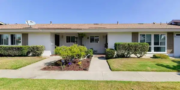 3660 Vista Campana N