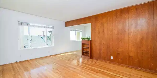 2135 E Florida