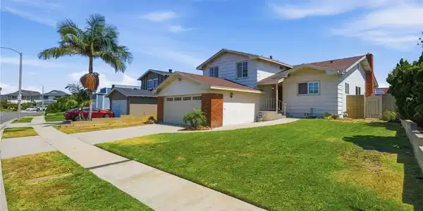 1047 Ashbridge Lane