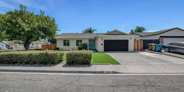 304 Huntington Dr