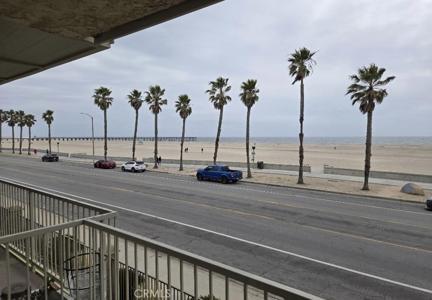 217 E Surfside