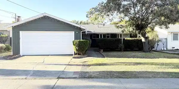 2644 2644 E Olivera Rd