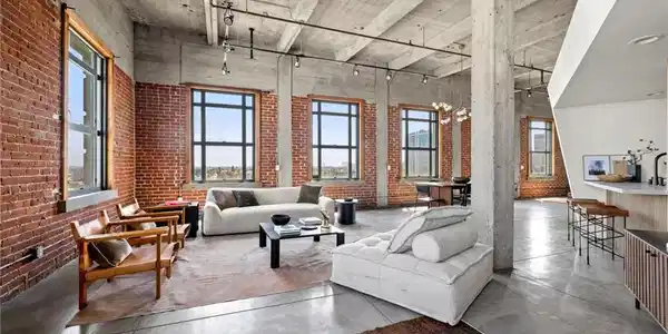 100 W 5th Street
