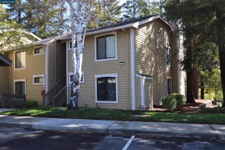 821 Center Ave
