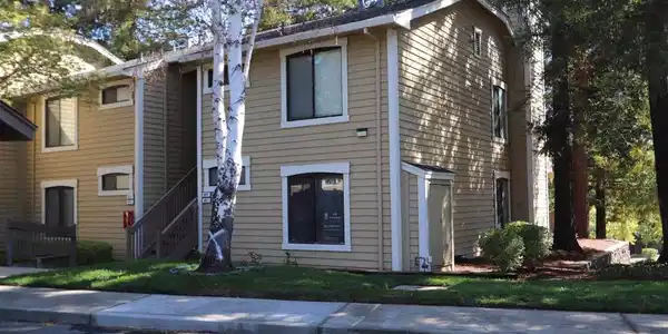 821 Center Ave