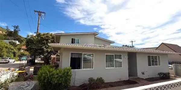 6840 W Santa Barbara