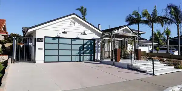 10211 Cliff Drive