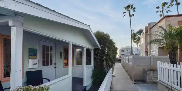 809 Sunset Ct