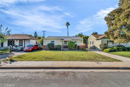 8711 8711 Lilienthal Avenue