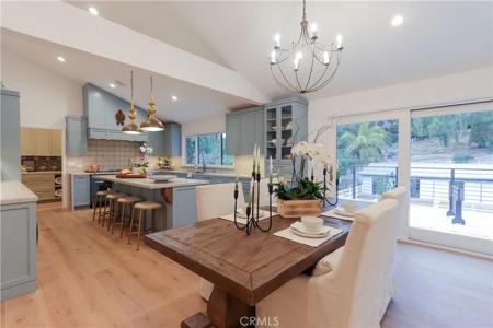 2533 Palos Verdes Drive North