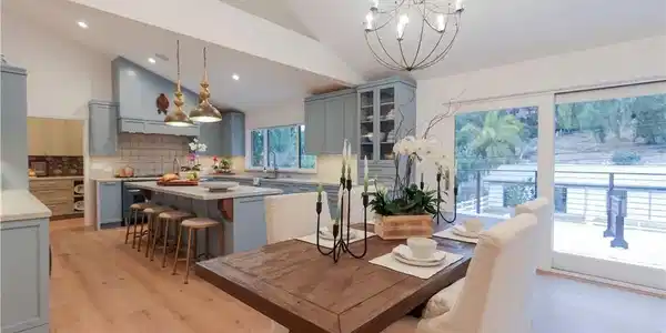 2533 Palos Verdes Drive North