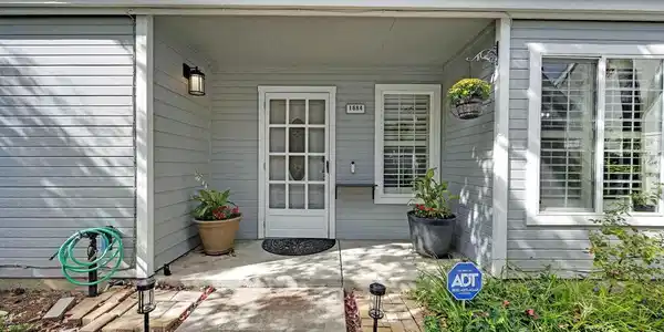 1684 Somerset Pl