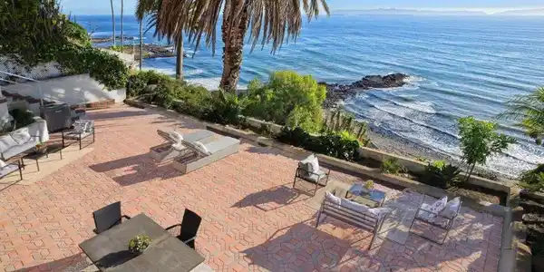 2105 W Paseo Del Mar