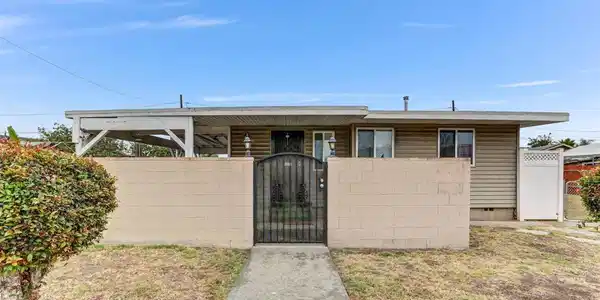 737 41 44th Street