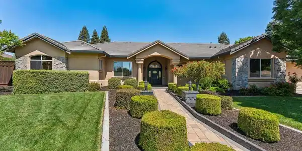1869 Renee Way