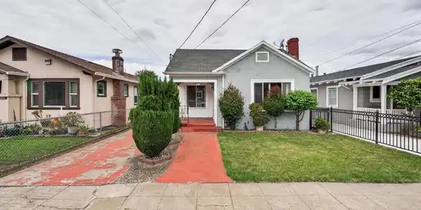 8115 Iris St
