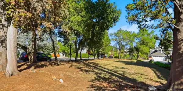 0 SW Corner of Cedar Ave & Alameda