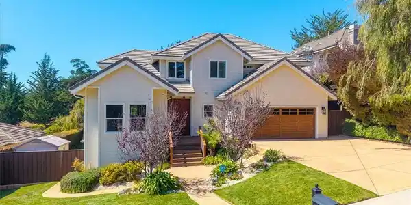 884 Auklet Court