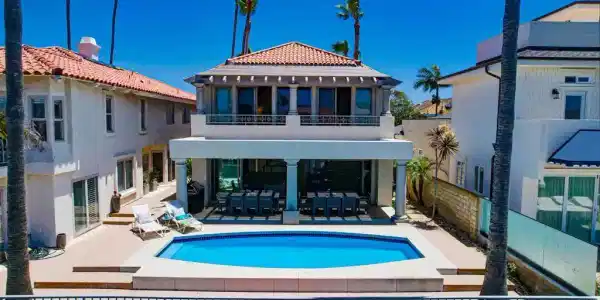 8 Buccaneer Way