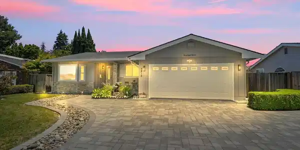4815 Windermere Dr