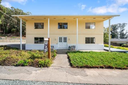422 Santa Maria Avenue
