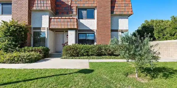 27901 Ridgebluff Court
