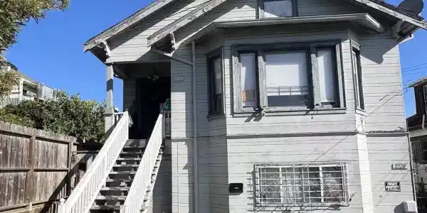 2222 Inyo Ave