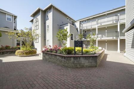 1982 W Bayshore Road