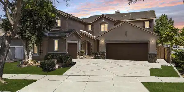 1200 Entrada Drive