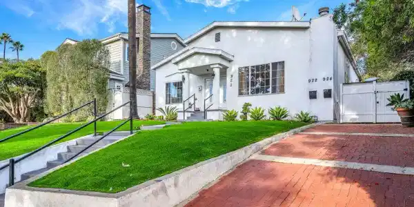 922 S Bundy Drive