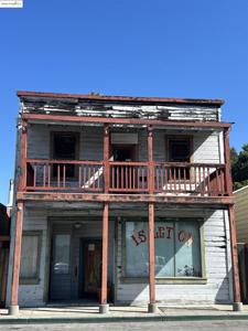 39 Main St