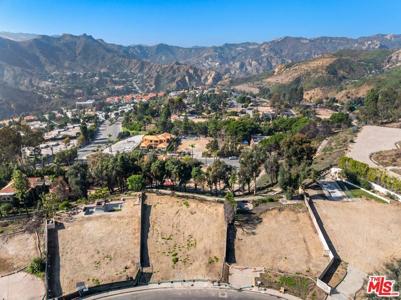 1429 El Bosque Court