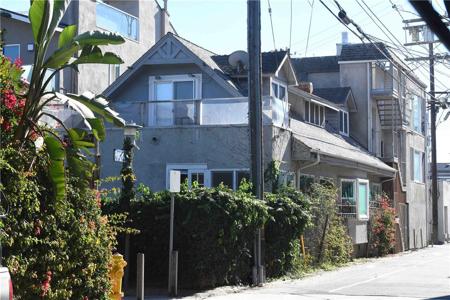 10 30th Avenue