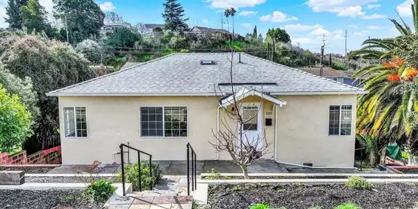 109 Laguna St