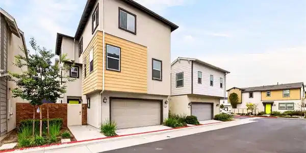 1208 Dock Lane