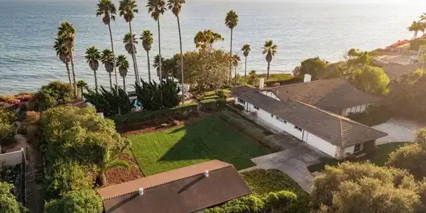 3213 Cliff Drive