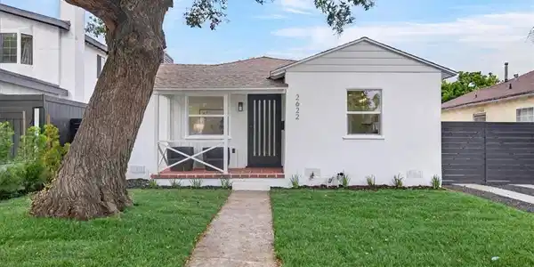 2622 S Bentley Avenue