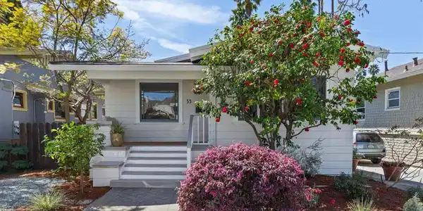 33 Ramona Ave