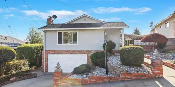 2321 Camino Dolores