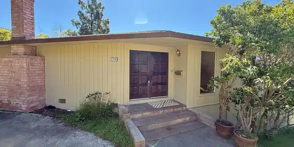 2728 Sheffield Place