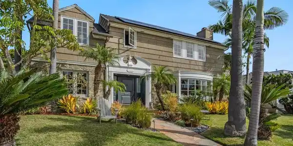6011 Vista De La Mesa