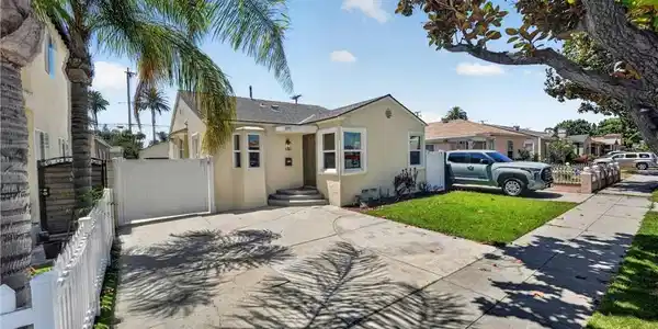 2741 Gale Avenue
