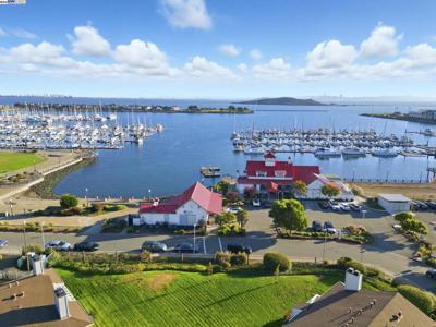 160 Schooner Ct