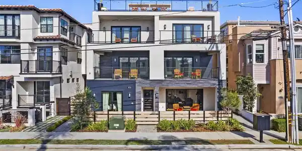 806 N Cleveland St
