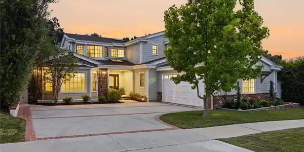 4645 Rockbluff Drive