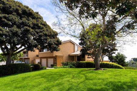 2575 Caminito Muirfield