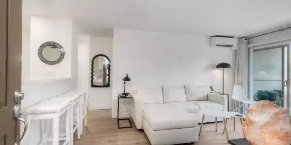 1810 S El Camino Real
