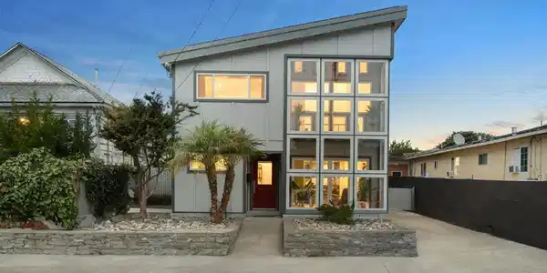 736 Castro St